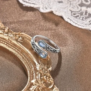 European and American moonstone spoon ring Victorian retro relief bow Bosnian style old jewelry