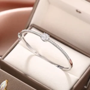 Huitan Fashionale Women's Cubic Zirconia Bangle Silver Color/Gold Color Modern Statement Female Hand Accessories Trendy Jewelry