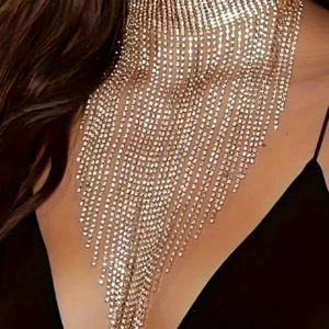Luxurious Rhinestone Necklace